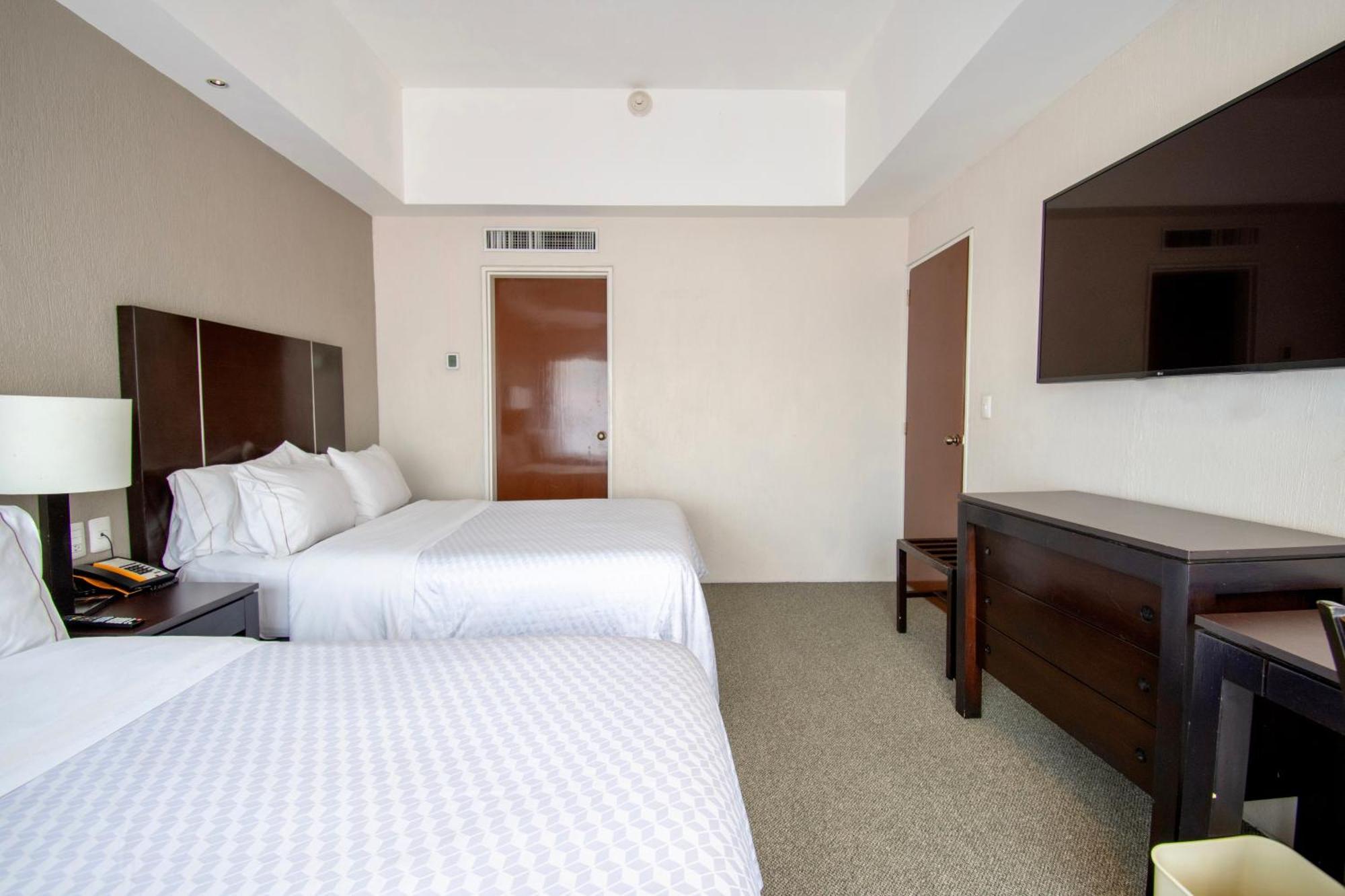 Hotel Plaza Genova Centro Guadalajara Zewnętrze zdjęcie