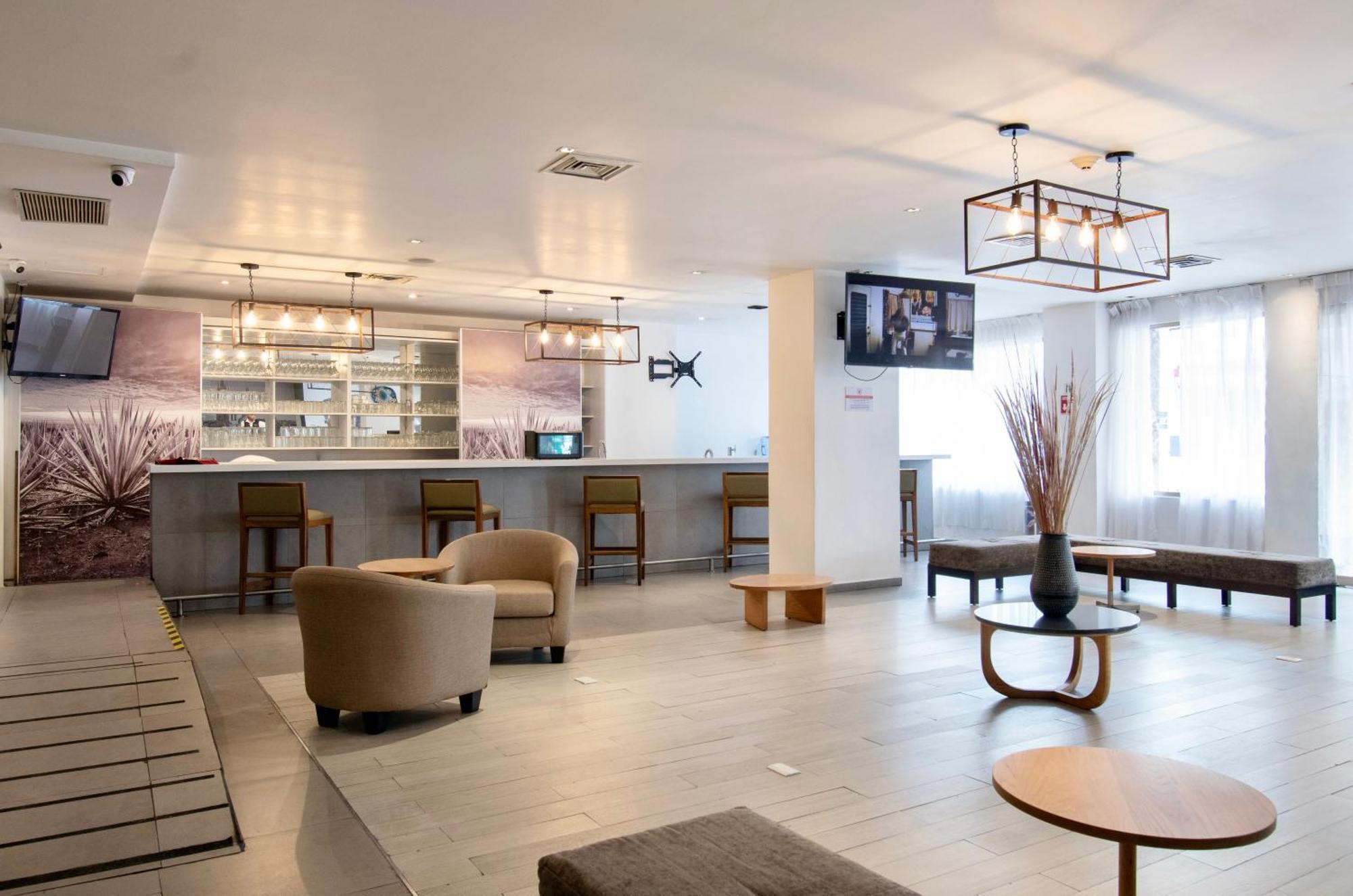Hotel Plaza Genova Centro Guadalajara Zewnętrze zdjęcie