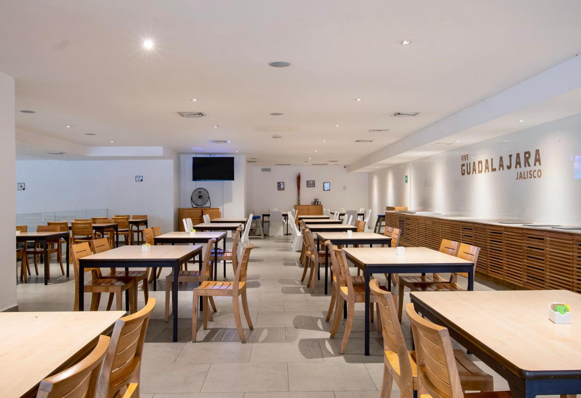 Hotel Plaza Genova Centro Guadalajara Zewnętrze zdjęcie