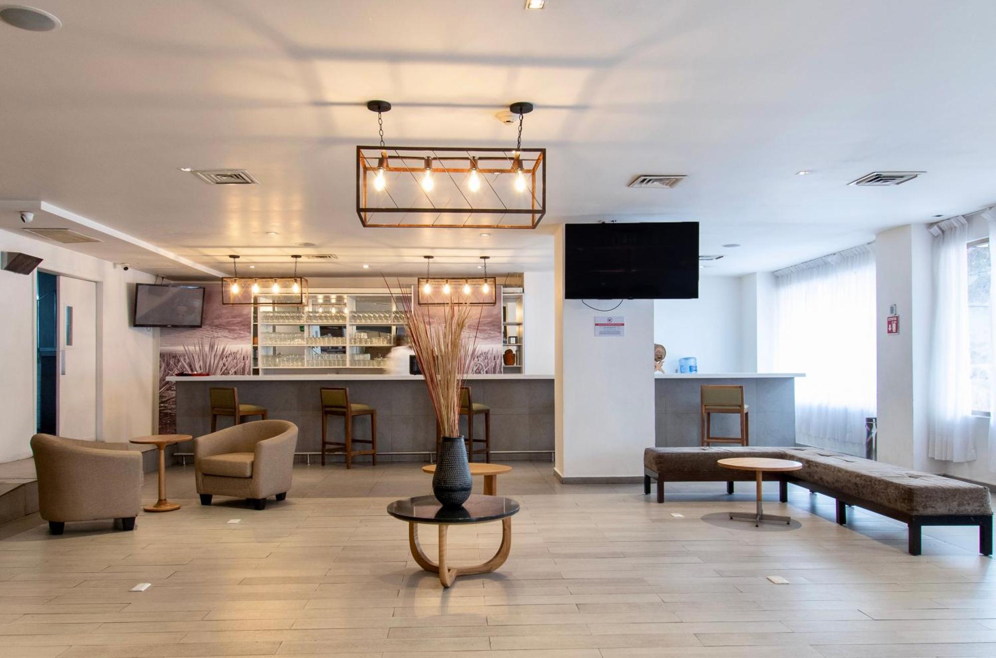 Hotel Plaza Genova Centro Guadalajara Zewnętrze zdjęcie