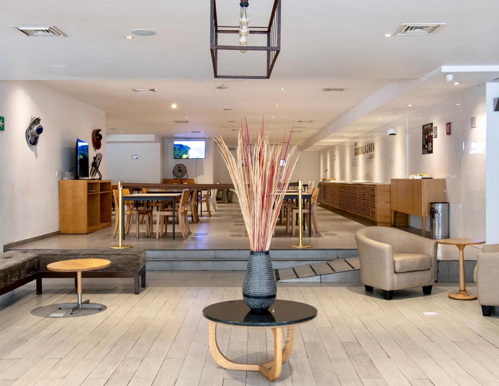 Hotel Plaza Genova Centro Guadalajara Zewnętrze zdjęcie