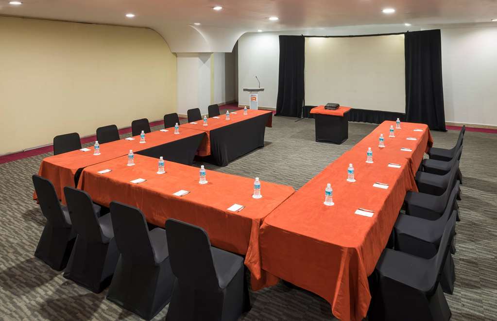 Hotel Plaza Genova Centro Guadalajara Udogodnienia zdjęcie