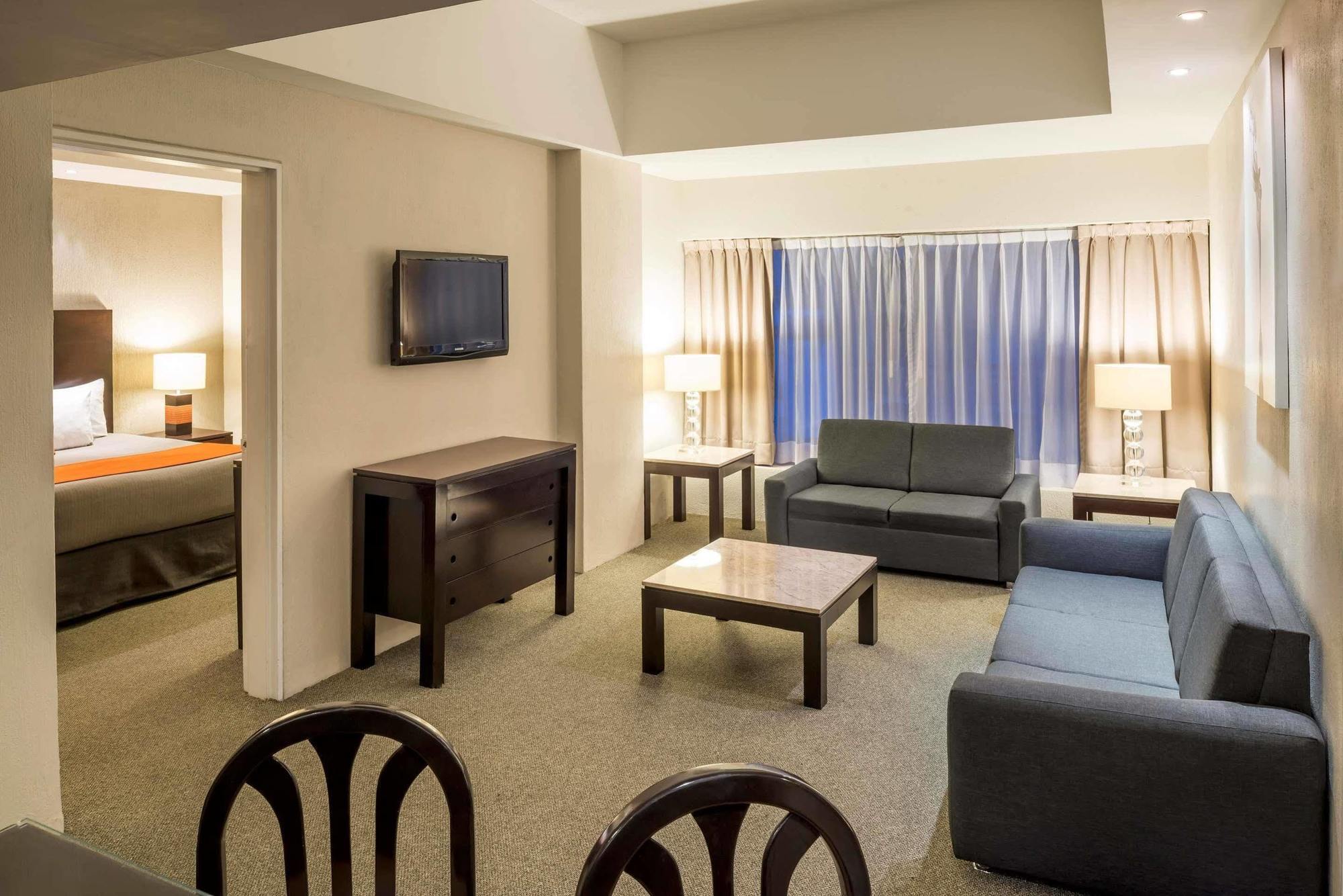 Hotel Plaza Genova Centro Guadalajara Zewnętrze zdjęcie